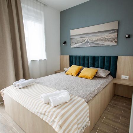 Cozy Studio Apartment In Osijek - Self Check In Exteriör bild