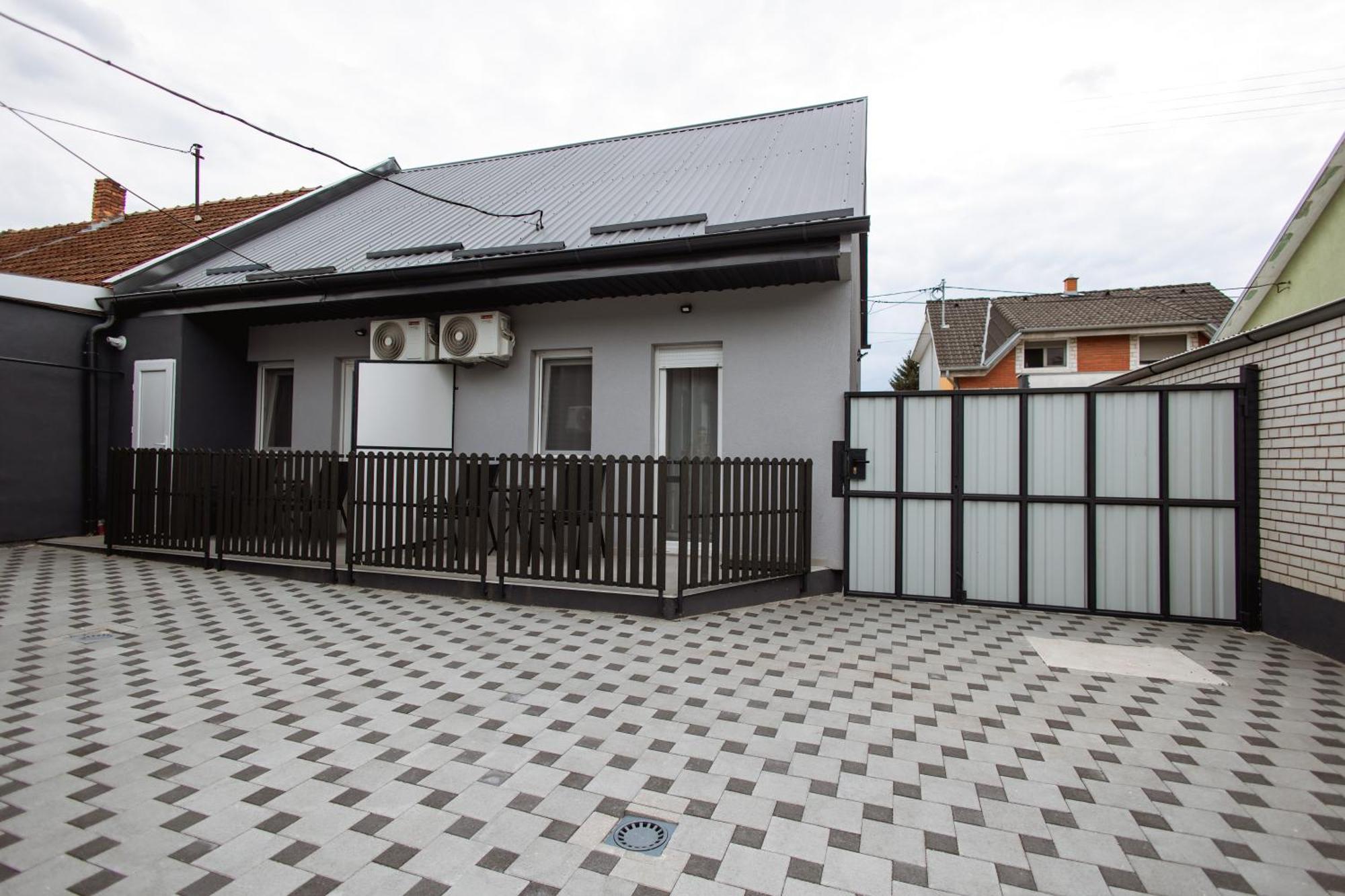 Cozy Studio Apartment In Osijek - Self Check In Exteriör bild