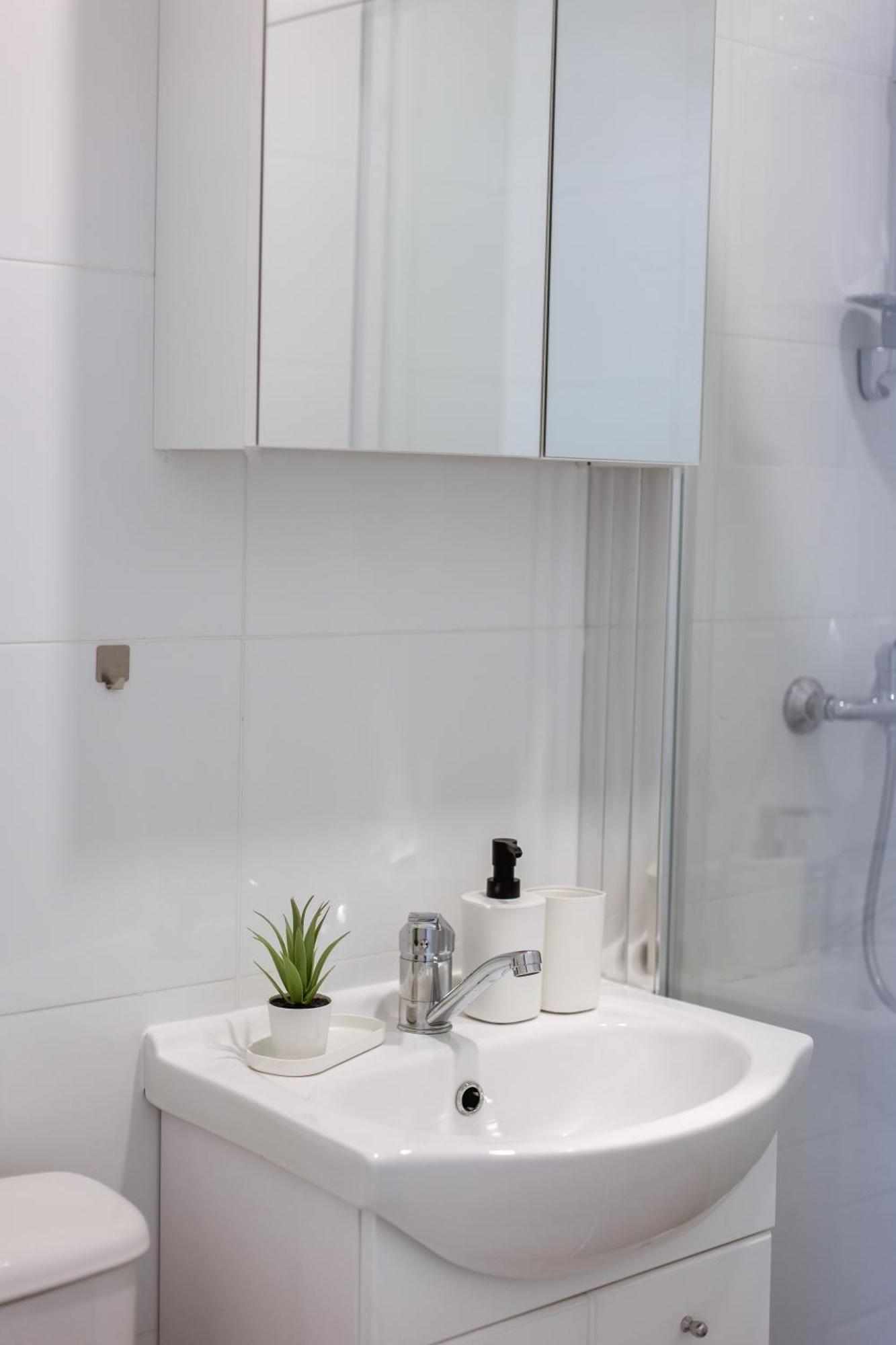 Cozy Studio Apartment In Osijek - Self Check In Exteriör bild