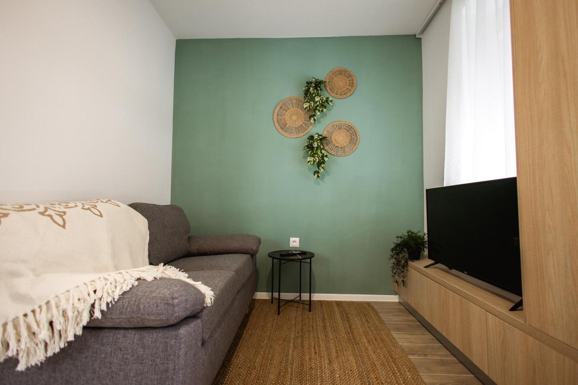 Cozy Studio Apartment In Osijek - Self Check In Exteriör bild