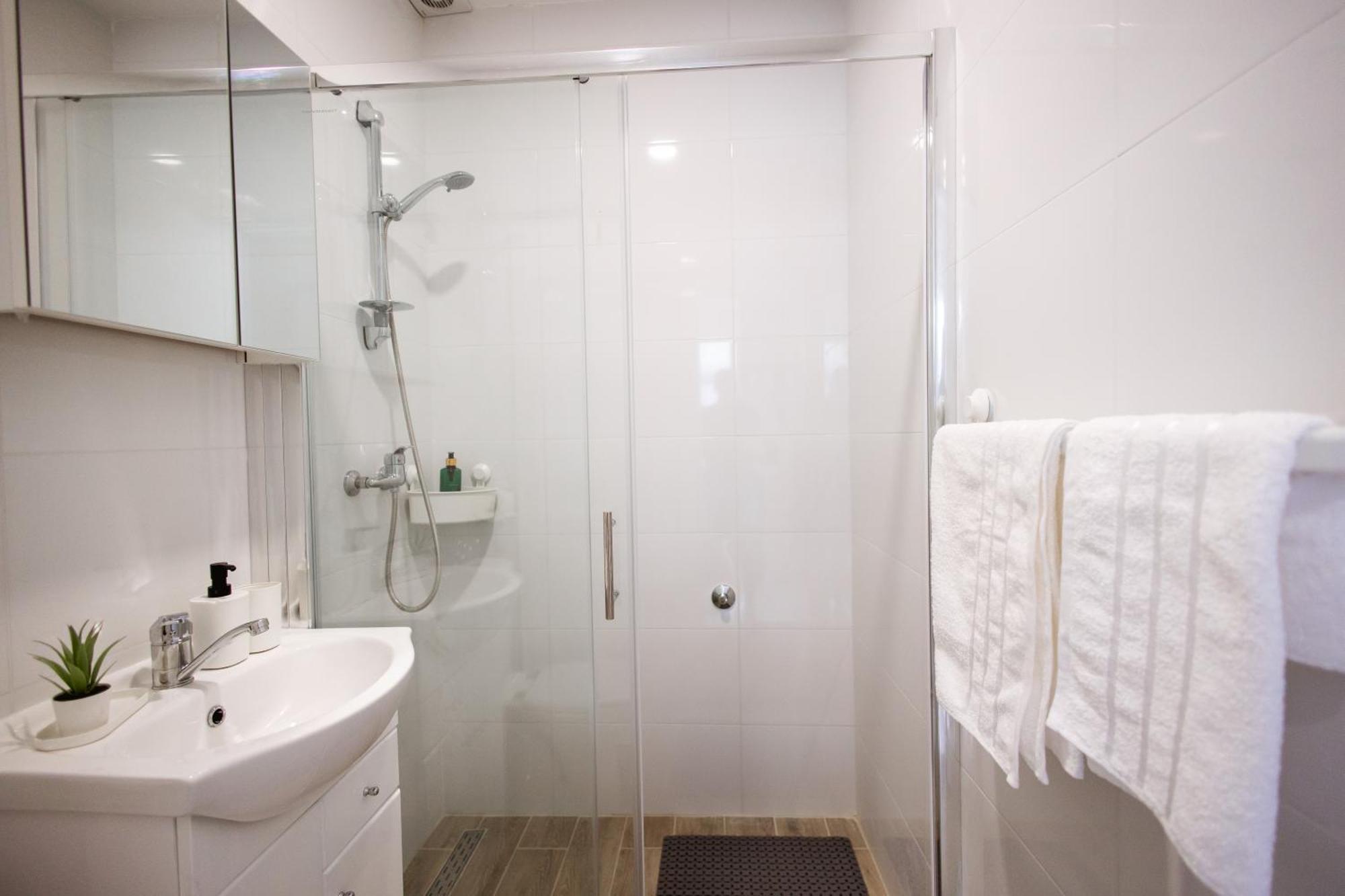 Cozy Studio Apartment In Osijek - Self Check In Exteriör bild