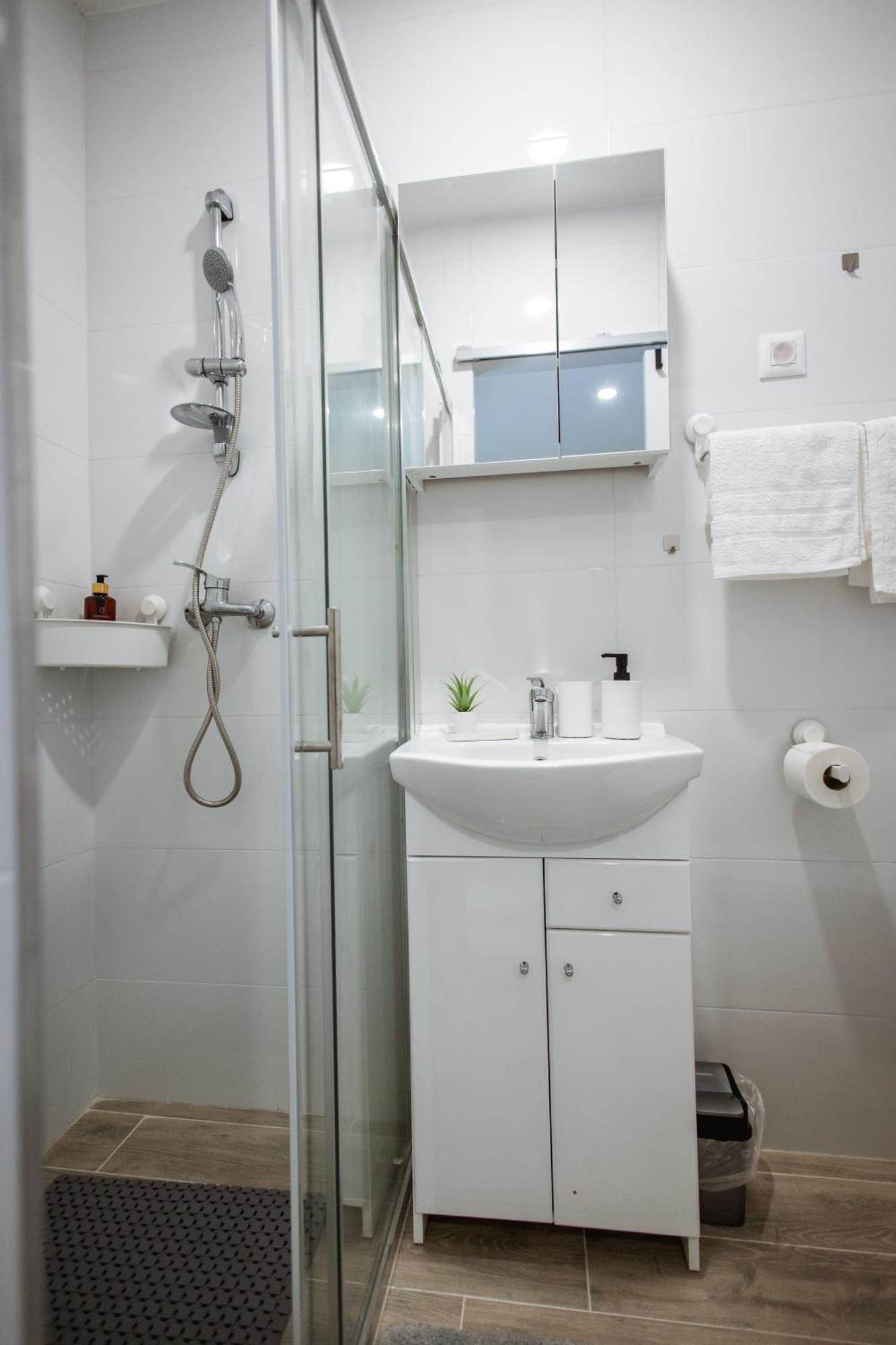 Cozy Studio Apartment In Osijek - Self Check In Exteriör bild