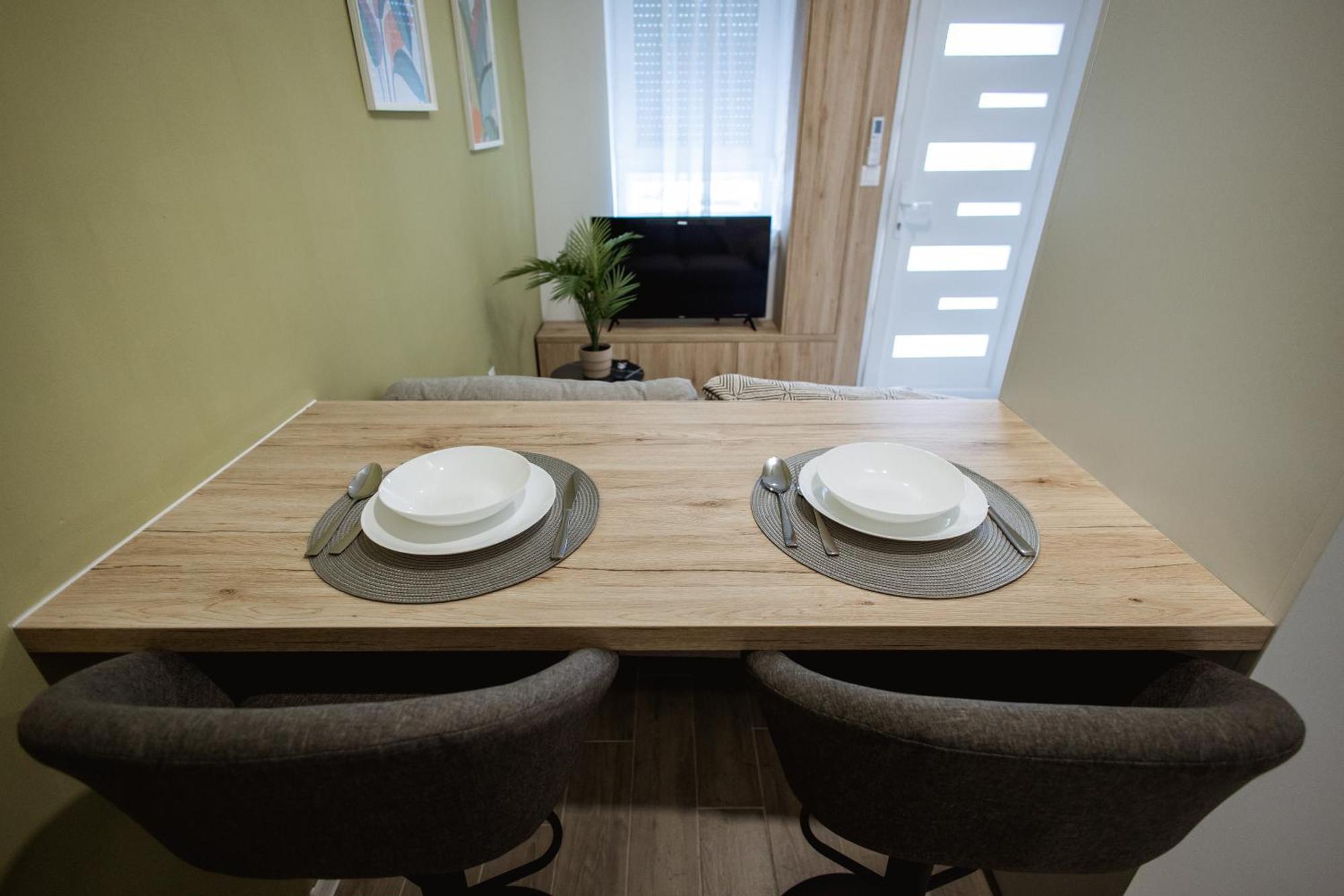 Cozy Studio Apartment In Osijek - Self Check In Exteriör bild
